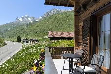 Chalet in Hospental - Chalet Gemsblick